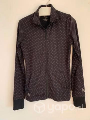 Polerón EVERLAST talla S, metros Tobalaba y Colón