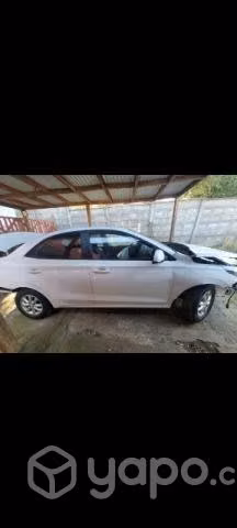 Vendo chocado HYUNDAI VERNA 2021 para desarme