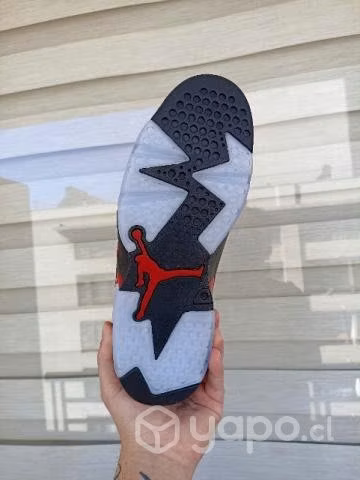 Jordan Retro 6 Toro Bravo - Imagen 3