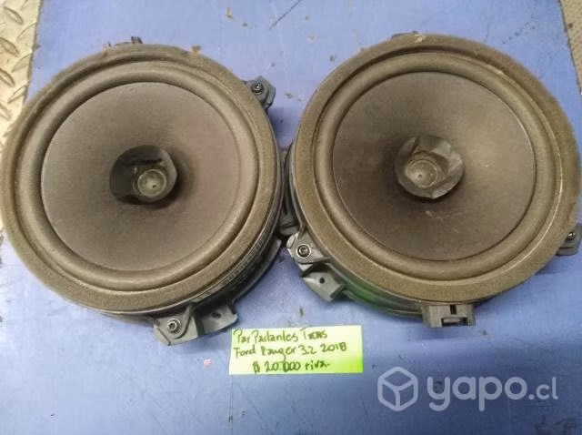 Par parlantes traseros Ford ranger 3.2
