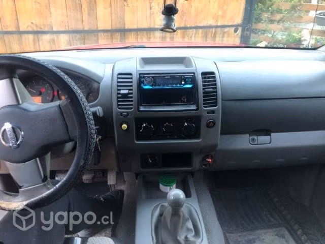 Nissan navara 2010 SE 4X4 diesel full