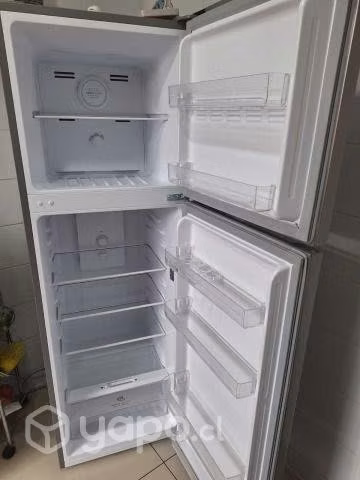 Refrigerador MADEMSA ALTUS 120X40 CM