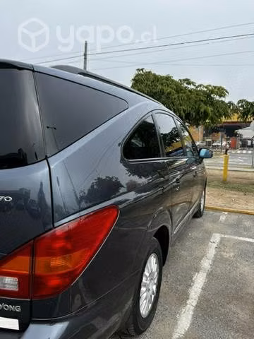 Ssangyong stavic 2009