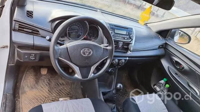 Toyota yaris 2014