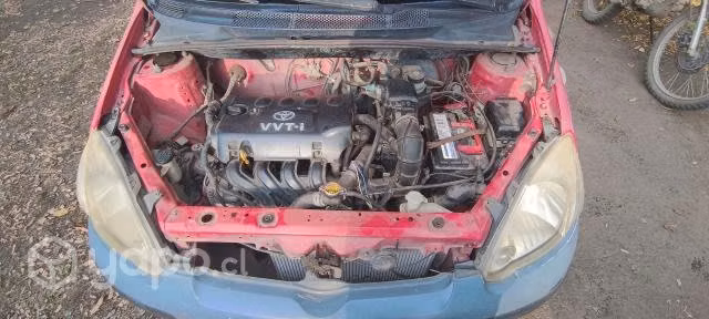 Vendo Toyota Yaris red