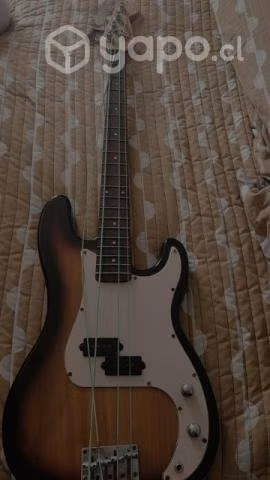 Bajo eléctrico marca fender
