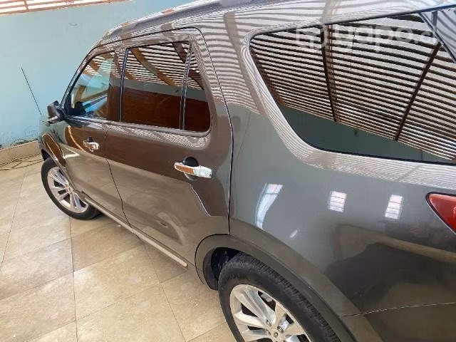 Ford Explorer Limited 4x4 2,3 Top de Gama semi nue