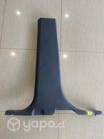 Tapiz cubre pilar central inferior izq Ranger 2014