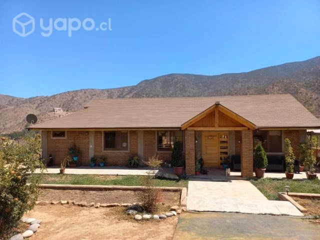 CASA EN CURACAVI DE 4 HABITACIONES 2 BAÑOS 200m2