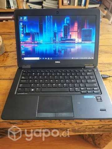 Notebook Dell 7250 i5. 256 gb SSD