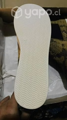 Botín americanino de mujer nuevo