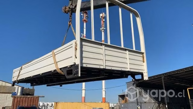 Carrocería con Barandas Nueva con Instalación