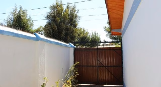 Casa Residencial En Condominio Cerrado, Con Jardin