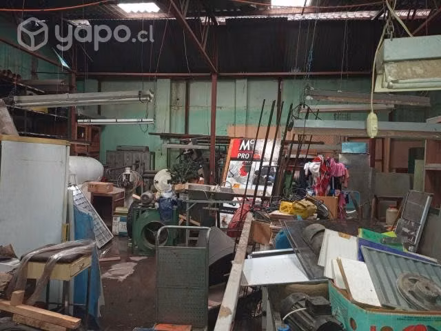 Terreno Centro Stgo con Oficinas, Galpón y Bodega