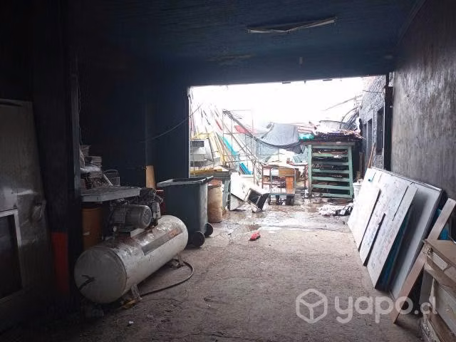 Terreno Centro Stgo con Oficinas, Galpón y Bodega
