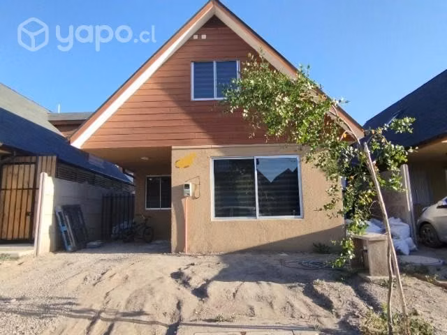 Hermosa casa en condominio aislada