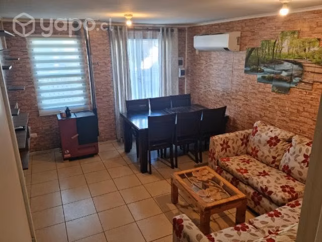 Se arrienda casa amueblada de 2 pisos