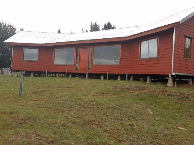 Terreno con casa - Imagen 3