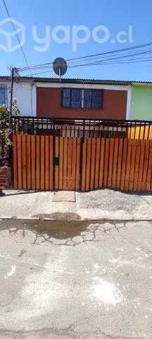 Casa en laguna sur pudahuel