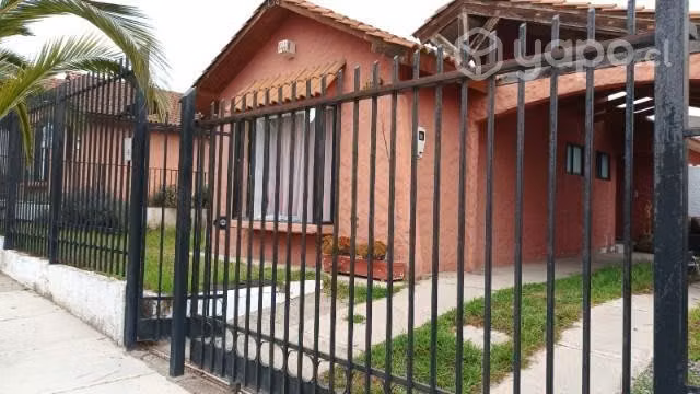 Se arrienda casa en San Joaquín - Imagen 2