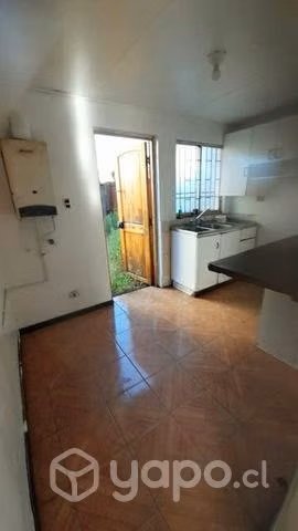 SE VENDE CASA ( 2 independientes )