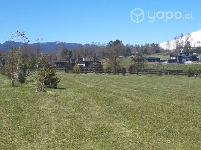 Maravillosa parcela con vista al lago y volcán