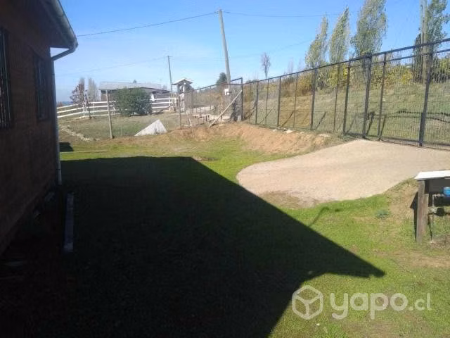 Sitio con casa y orilla de río Itata