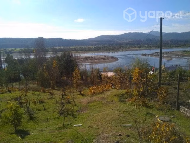 Sitio con casa y orilla de río Itata
