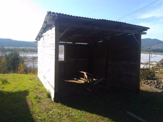 Sitio con casa y orilla de río Itata