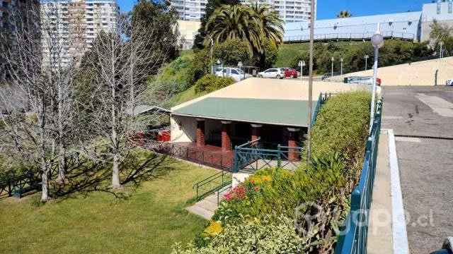 Amplio e impecable departamento