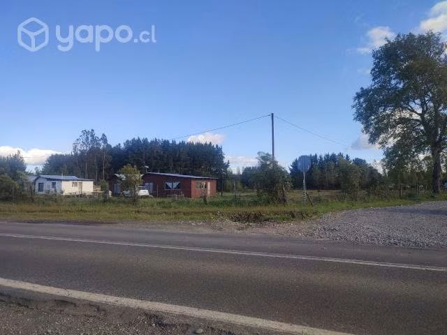 Se vende terreno 1 hectárea con 2 casas