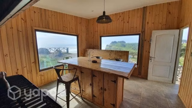 Casa única en cumbre frente al mar