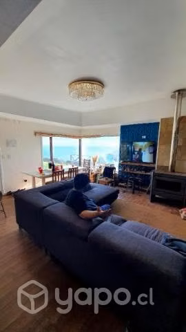 Casa única en cumbre frente al mar