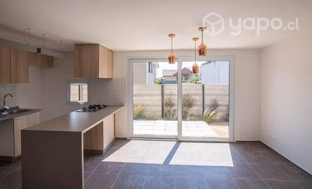 Hermosa casa 3 pisos Av. Los Carrera