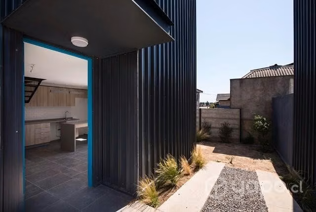Hermosa casa 3 pisos Av. Los Carrera