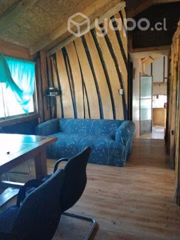 Terreno con casa, cabañas y piscinas