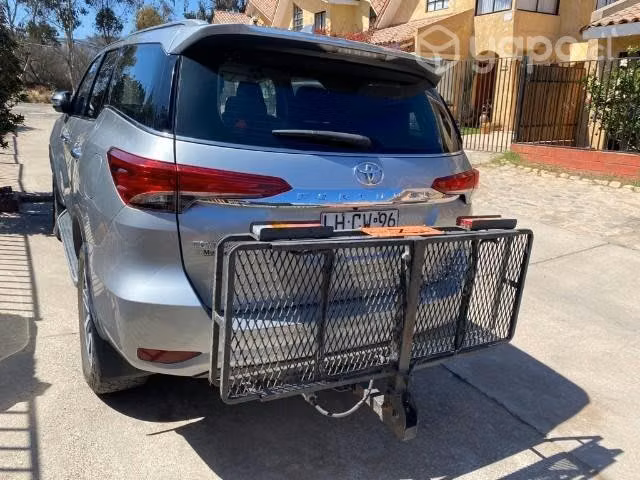 Toyota Fortuner 4x4 diésel automática full equipo