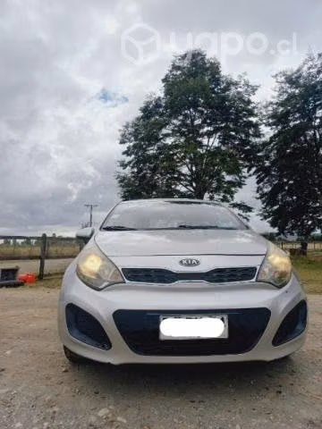 Kia rio 5 año 2012