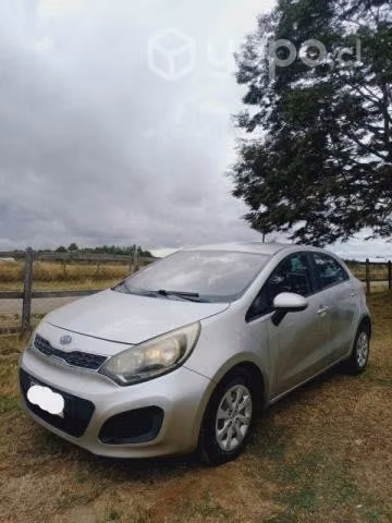 Kia rio 5 año 2012