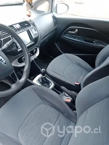 Kia rio 5 año 2012