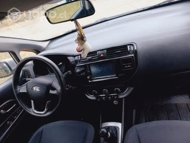Kia rio 5 año 2012