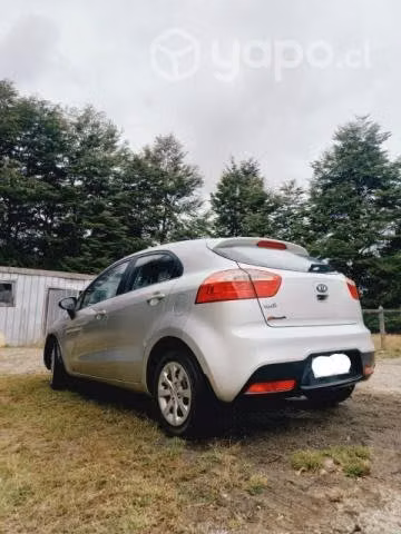 Kia rio 5 año 2012
