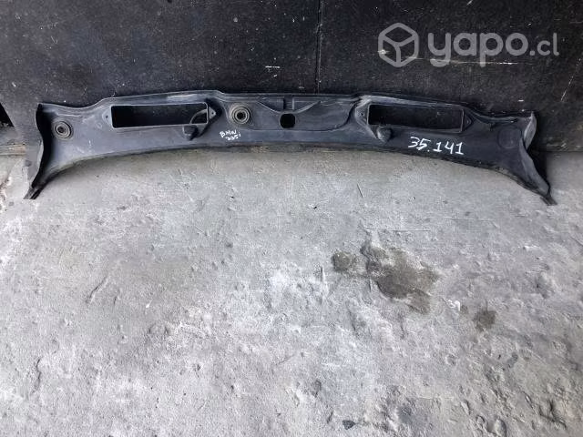 Rejilla capot bmw 328i (35.141)