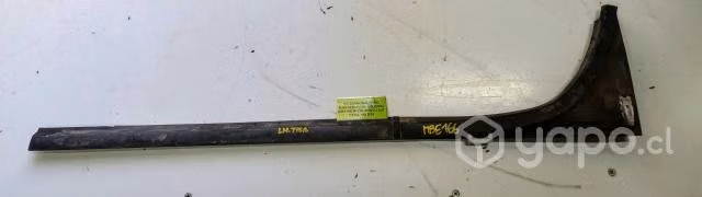 Moldura Lame Vidrio Puerta Trasera Izq Mazda BT50