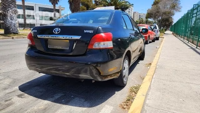 Colectivo Toyota Yaris 2011