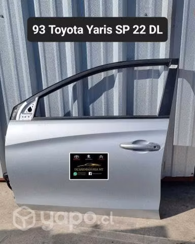 Puerta delantera izquierda Toyota Yaris Sport 2022