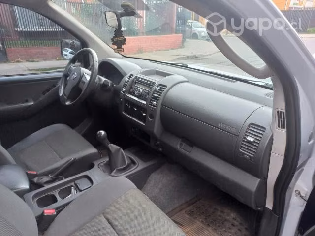 NISSAN NAVARA 2013 full 4x4 buen estado - Imagen 6