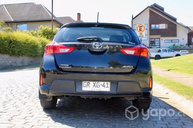 Vendo Toyota Auris 2014 único dueño