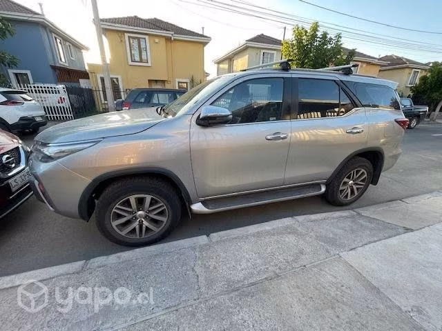 Toyota Fortuner srx 2.7 automatica full