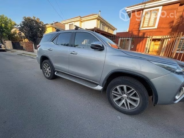 Toyota Fortuner srx 2.7 automatica full